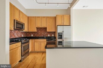 2200 N Westmoreland St in Arlington, VA - Foto de edificio - Building Photo