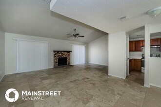 3805 Big Leaf Ln in Fort Worth, TX - Foto de edificio - Building Photo