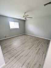 4893 29th St SW, Unit 4895 29th St SW in Lehigh Acres, FL - Building Photo - Building Photo
