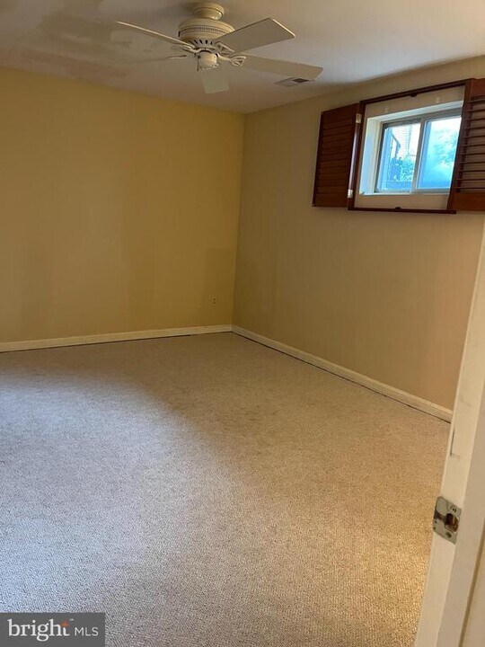 147 E St NE in Vienna, VA - Building Photo