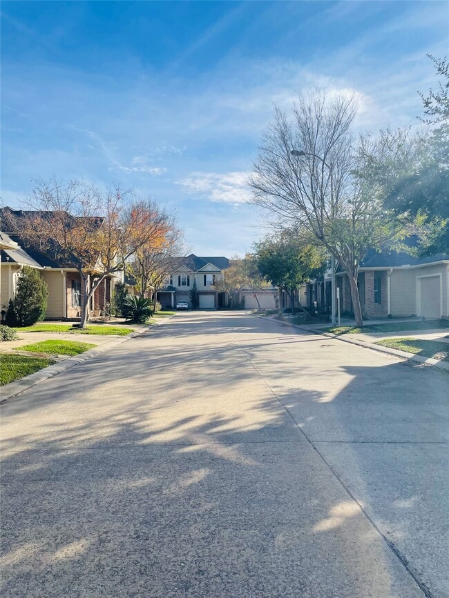 815 Sterling Creek Cir
