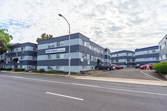 The Park Circle Apartments in Philadelphia, PA - Foto de edificio - Building Photo