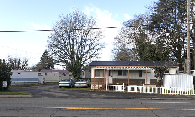 Circle Cedar Court (mobile home) in Portland, OR - Building Photo - Building Photo