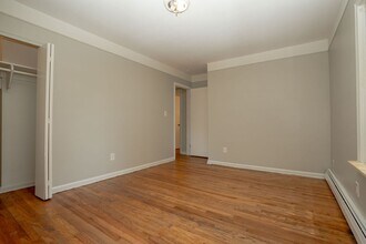 11212 Cadillac Ave in Warren, MI - Building Photo - Building Photo