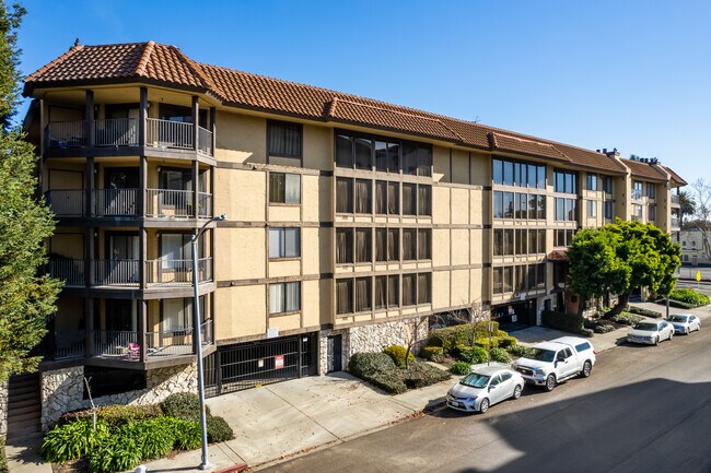 1132 Carpentier St in San Leandro, CA - Building Photo - Building Photo