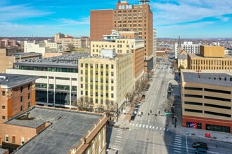 The Carrara on Farnam in Omaha, NE - Building Photo - Building Photo