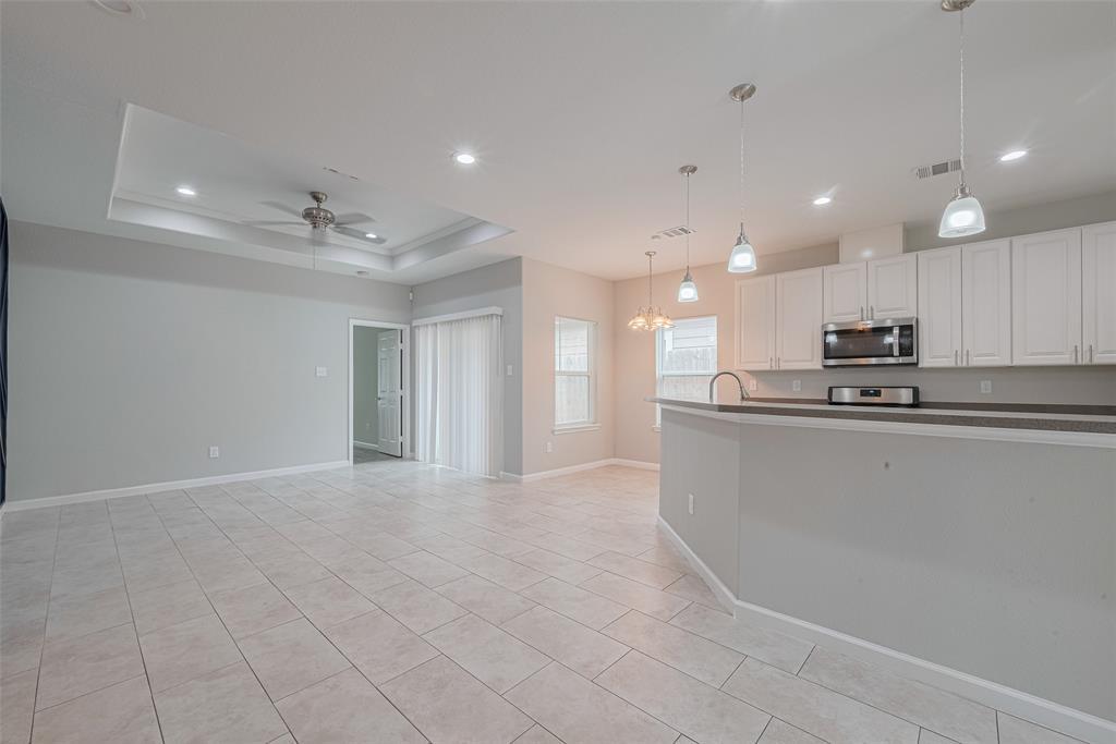 7981 St Louis St in Houston, TX - Building Photo
