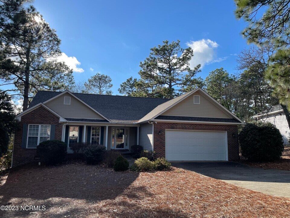 3 Hialeah Pl in Pinehurst, NC - Building Photo