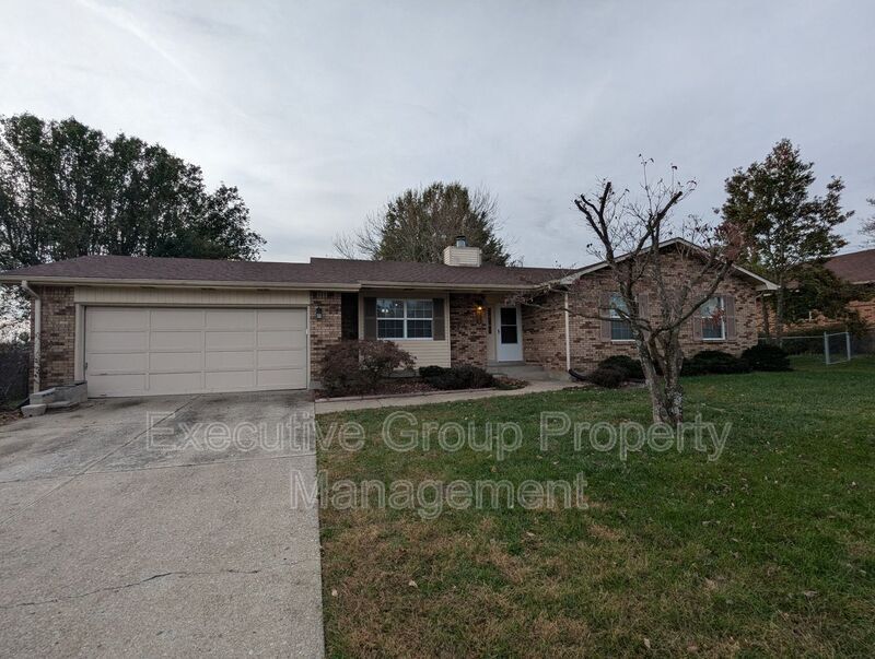 302 Pigeon Pass Rd in Elizabethtown, KY - Building Photo