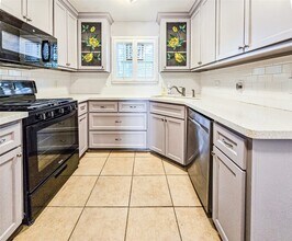 725 Illinois Ave in League City, TX - Foto de edificio - Building Photo