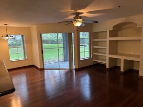 13012 Arbor Isle Dr in Temple Terrace, FL - Building Photo - Building Photo