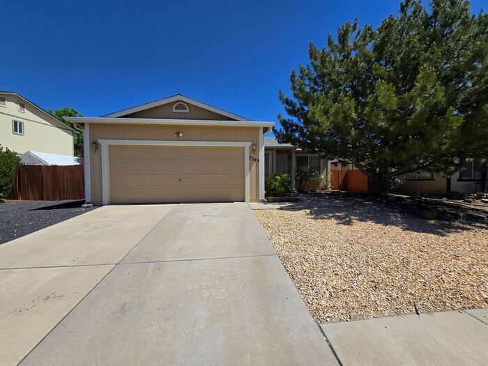 7349 Rubens Ct in Sun Valley, NV - Building Photo