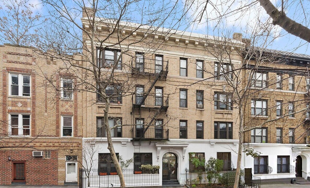326 6th St in Brooklyn, NY - Building Photo