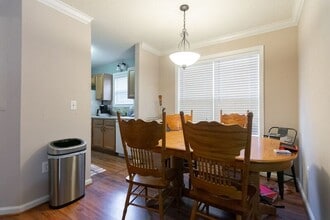 1325 Cedar Shoals Dr in Athens, GA - Building Photo - Building Photo