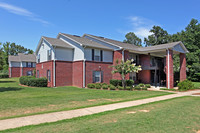 Livingston Oaks Apartments in Birmingham, AL - Foto de edificio - Building Photo