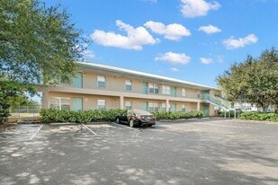 5816 Congress St in New Port Richey, FL - Building Photo