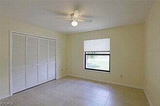 1398 Evalena Ln in North Fort Myers, FL - Foto de edificio - Building Photo