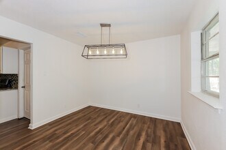 1017 Locust St in Benbrook, TX - Building Photo - Building Photo