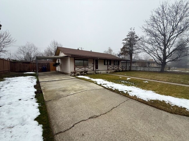 7111 N Dakota St in Spokane, WA - Building Photo - Building Photo