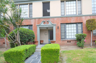 209 S Reeves Dr in Beverly Hills, CA - Building Photo - Building Photo