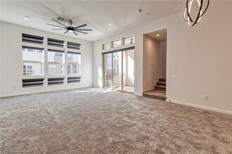 639 Grey Saker St in Las Vegas, NV - Building Photo - Building Photo