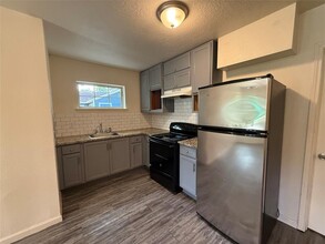 505 Ruddy St in Lockhart, TX - Building Photo - Building Photo