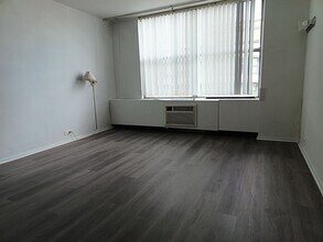 5757 N Sheridan Rd, Unit C in Chicago, IL - Building Photo - Building Photo