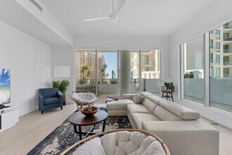 301 Quay Commons, Unit 501 in Sarasota, FL - Building Photo - Building Photo