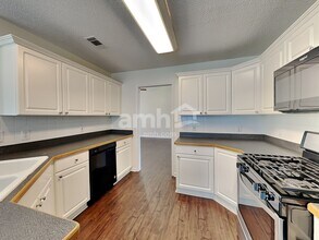 214 Bo Simpson Pkwy in Mcdonough, GA - Building Photo - Building Photo