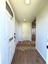 9757 Cornwall Dr in Huntington Beach, CA - Building Photo - Building Photo