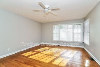 1801 W Cone Blvd in Greensboro, NC - Building Photo - Building Photo