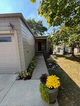 711 Skynob Dr in Ann Arbor, MI - Building Photo - Building Photo