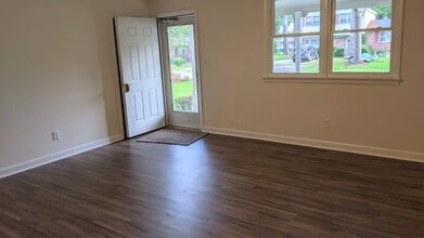 1719 Providence Rd in Elizabeth City, NC - Building Photo - Building Photo