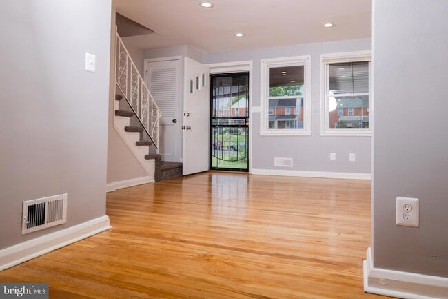 8325 Dalesford Rd in Parkville, MD - Building Photo - Building Photo