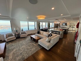 85 E India Row in Boston, MA - Building Photo