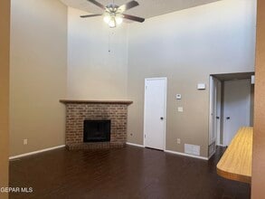 1531 Common Dr in El Paso, TX - Foto de edificio - Building Photo