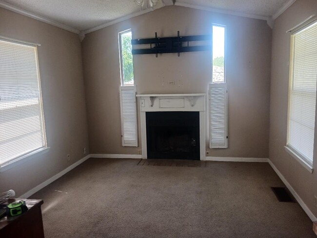 3215 Betty Ct in Granbury, TX - Building Photo - Building Photo