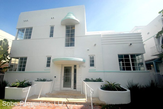 1321 Pennsylvania Ave in Miami Beach, FL - Foto de edificio - Building Photo