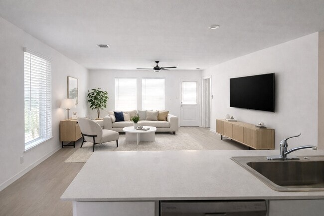 1646 Golden Iris Dr in Crosby, TX - Building Photo - Building Photo