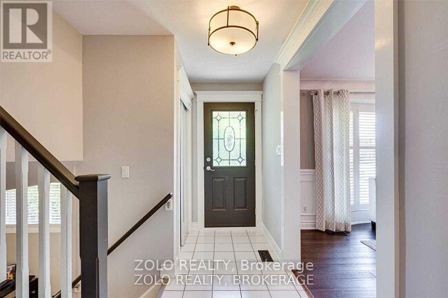 198 White Pines Dr in Burlington, ON - Building Photo - Building Photo