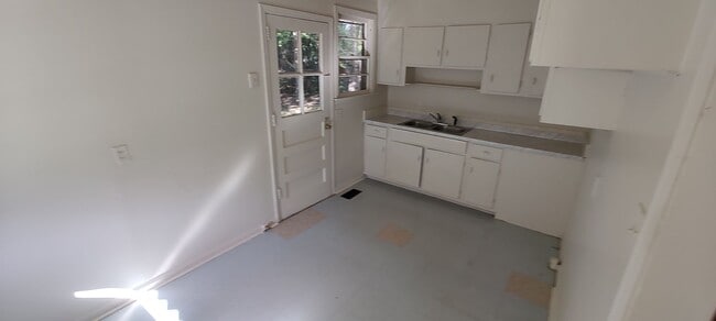 2319 Briarfield Rd in Kinston, NC - Building Photo - Building Photo