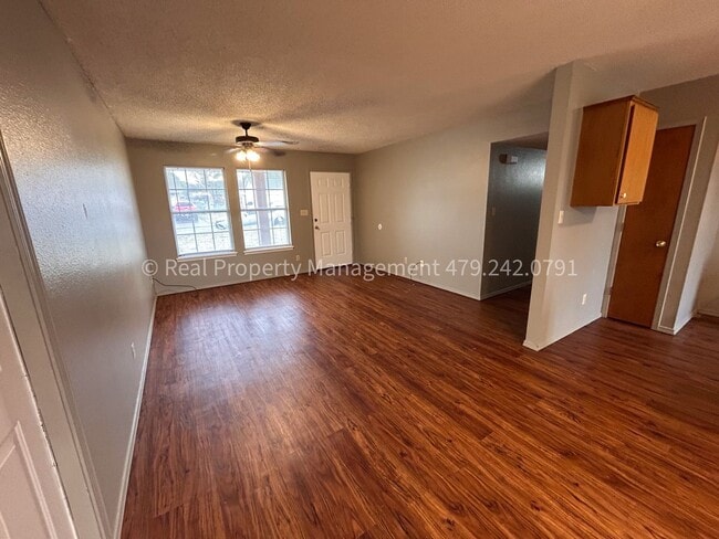 80 Grand View Dr in Greenwood, AR - Foto de edificio - Building Photo