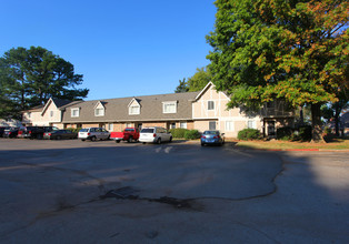 Summer Crossing in Huntsville, AL - Foto de edificio - Building Photo