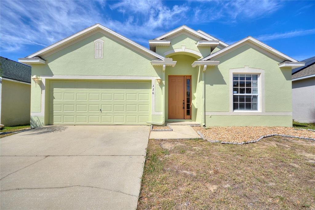 326 Cotswold Cir in Davenport, FL - Building Photo