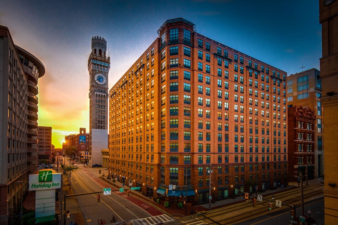 Camden Court in Baltimore, MD - Foto de edificio