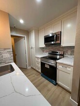 3183 Wayside Plz, Unit 201 in Walnut Creek, CA - Building Photo - Building Photo