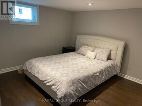 286 Axminster Dr in Richmond Hill, ON - Building Photo - Building Photo