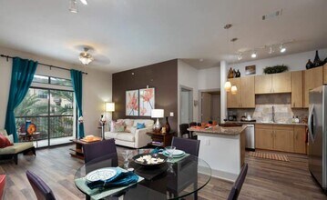 2727 W 18th St in Houston, TX - Building Photo - Building Photo