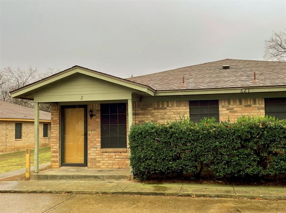 621 Race St-Unit -2 in Crowley, TX - Building Photo
