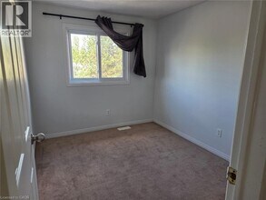 271 Activa Ave in Kitchener, ON - Building Photo - Building Photo